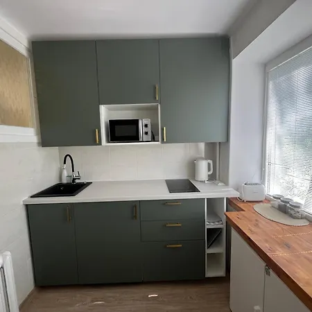 Lina With Balcony 아파트 *