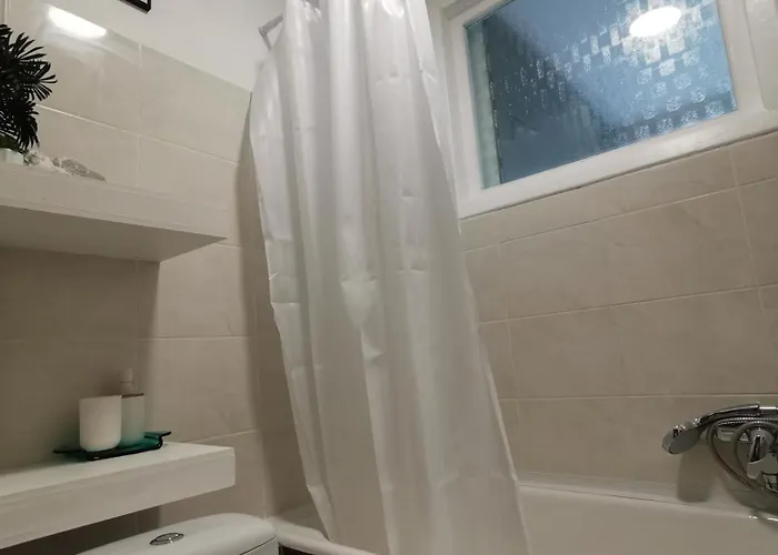 Lina With Balcony كلابيدا